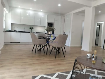 Apartamento T3 para Venda em Benfica