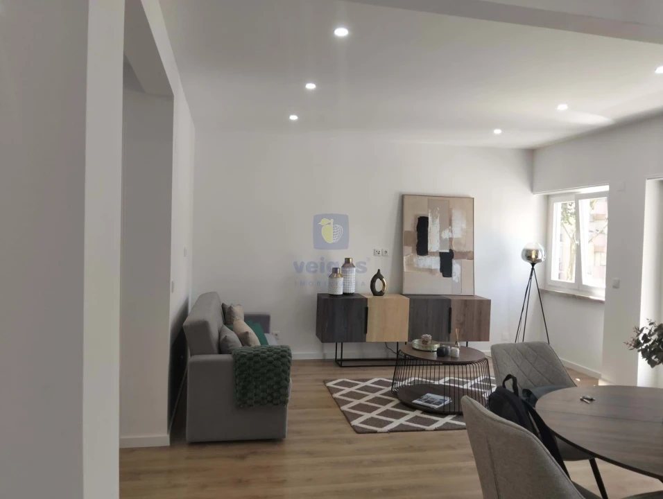 Apartamento T3 para Venda em Benfica Foto 2