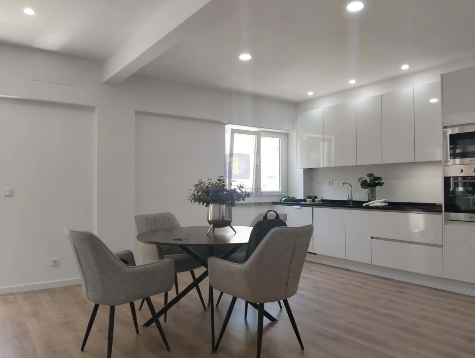 Apartamento T3 para Venda em Benfica Foto 3