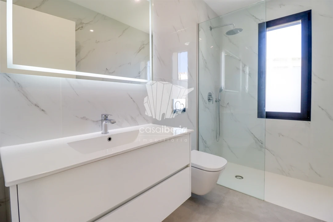 Moradia T4 para Venda em Mexilhoeira Grande Foto 19