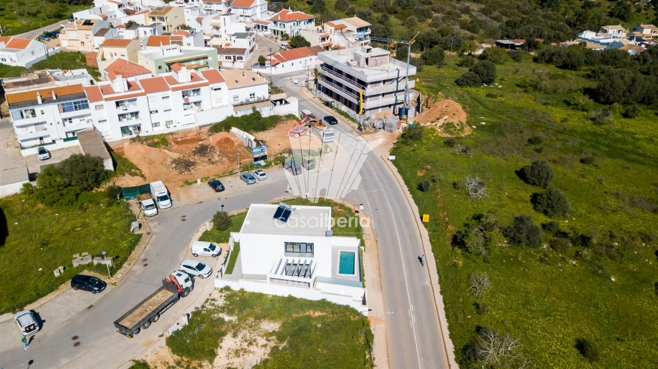 Moradia T4 para Venda em Mexilhoeira Grande Foto 7