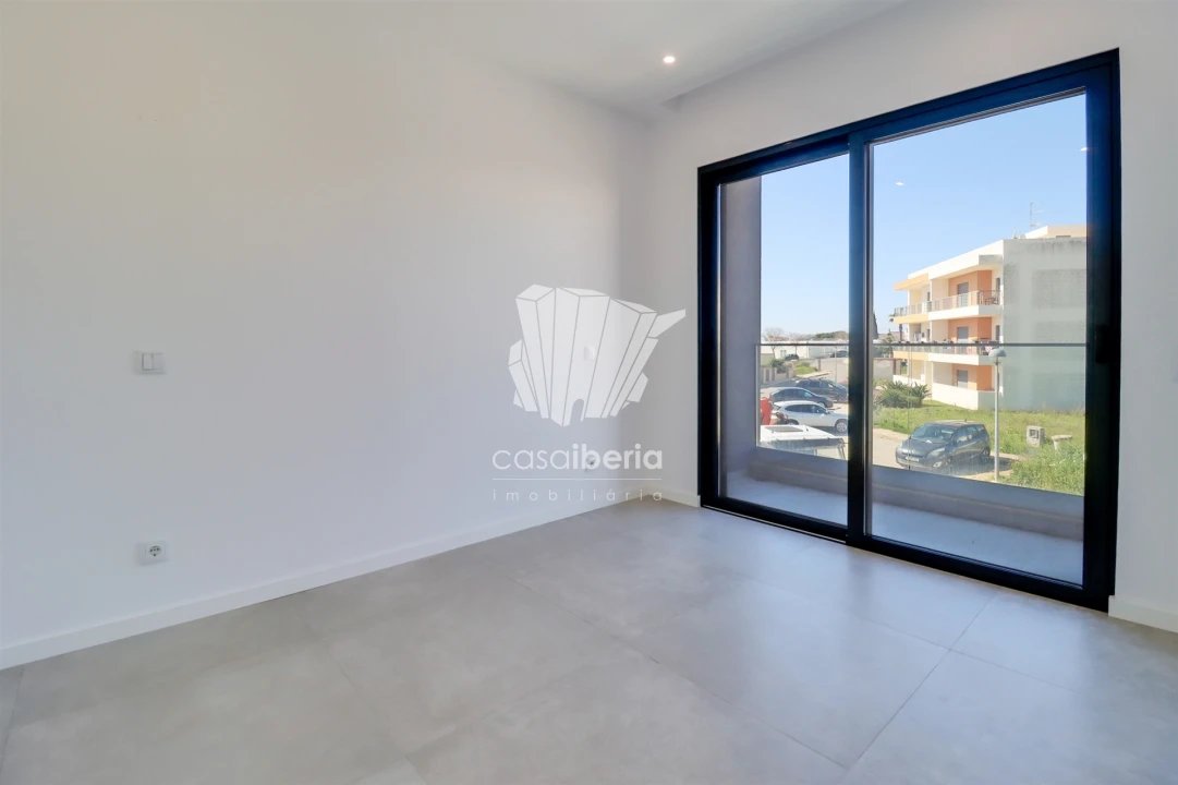 Moradia T4 para Venda em Mexilhoeira Grande Foto 26