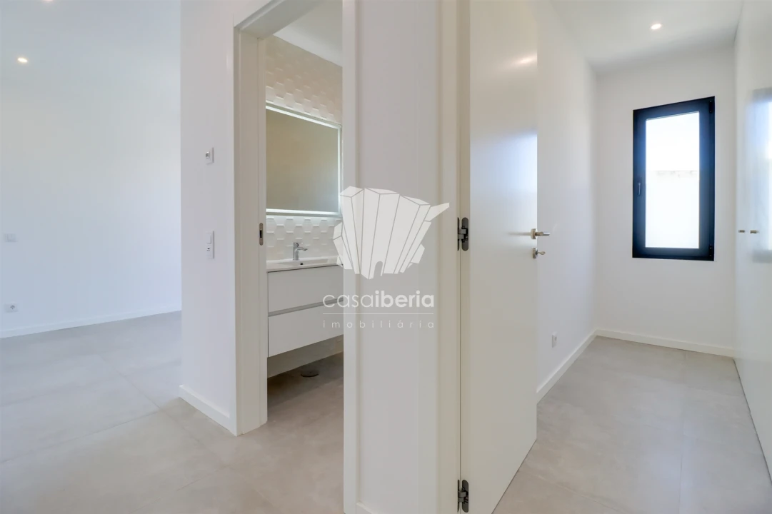 Moradia T4 para Venda em Mexilhoeira Grande Foto 23