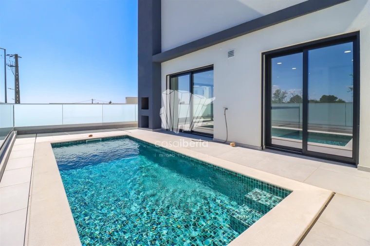 Moradia T4 para Venda em Mexilhoeira Grande Foto 2