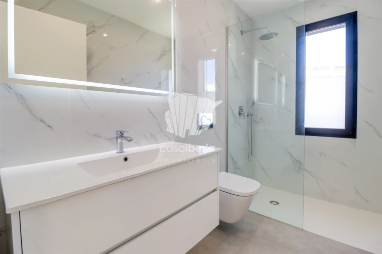 Moradia T4 para Venda em Mexilhoeira Grande Foto 19