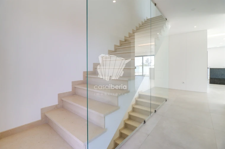 Moradia T4 para Venda em Mexilhoeira Grande Foto 22