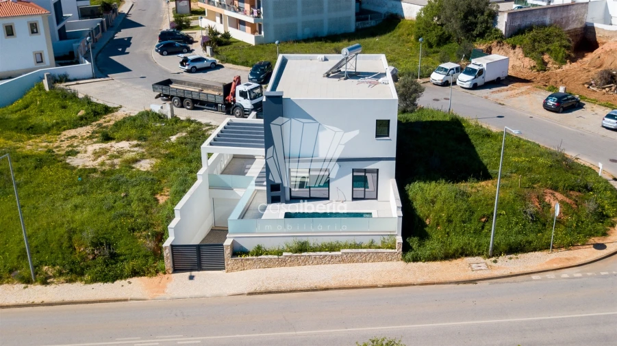 Moradia T4 para Venda em Mexilhoeira Grande Foto 5