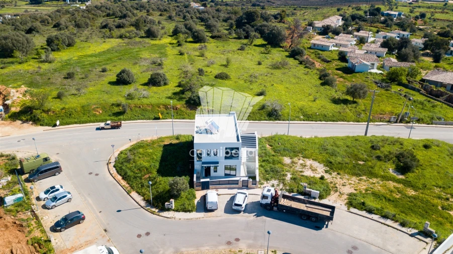 Moradia T4 para Venda em Mexilhoeira Grande Foto 3