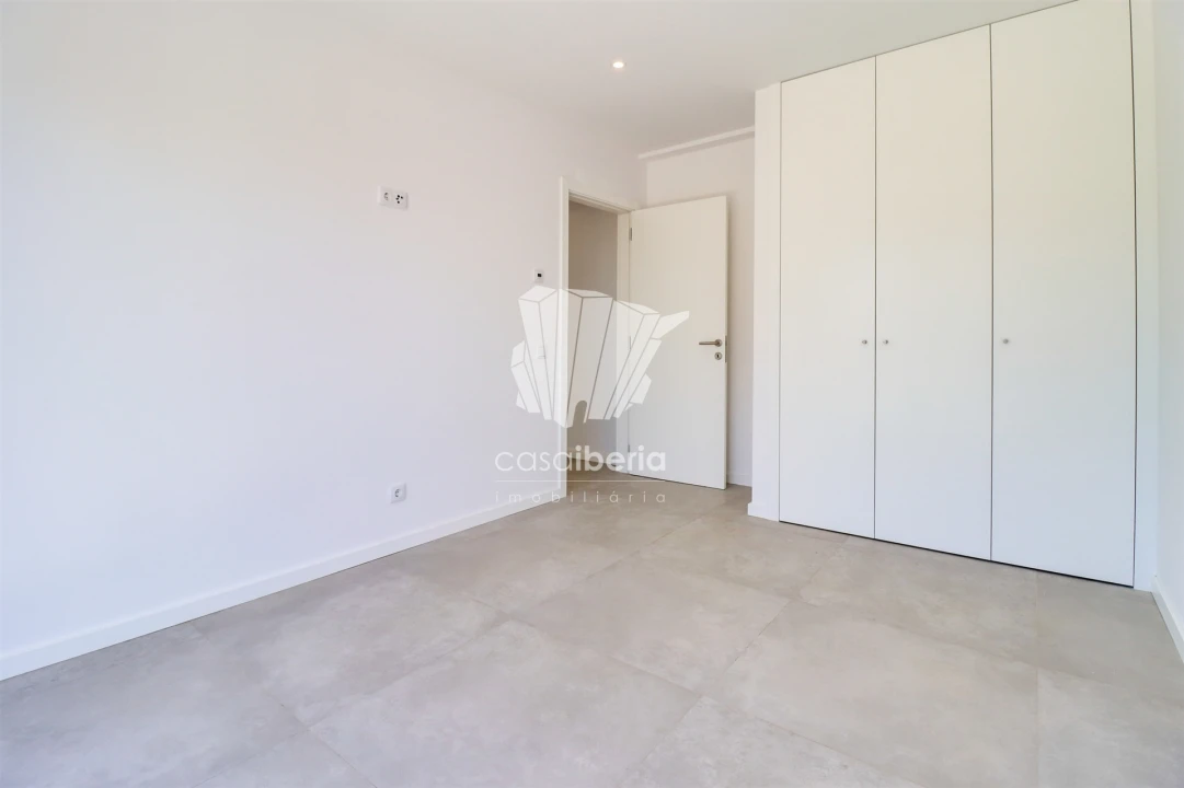 Moradia T4 para Venda em Mexilhoeira Grande Foto 21