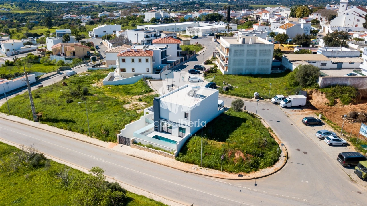 Moradia T4 para Venda em Mexilhoeira Grande Foto 10