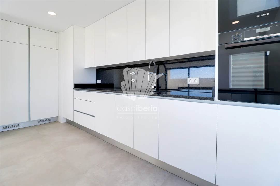 Moradia T4 para Venda em Mexilhoeira Grande Foto 18