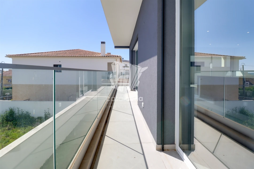 Moradia T4 para Venda em Mexilhoeira Grande Foto 12