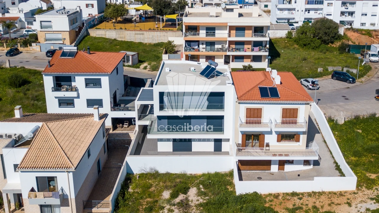 Moradia T4 para Venda em Mexilhoeira Grande Foto 42