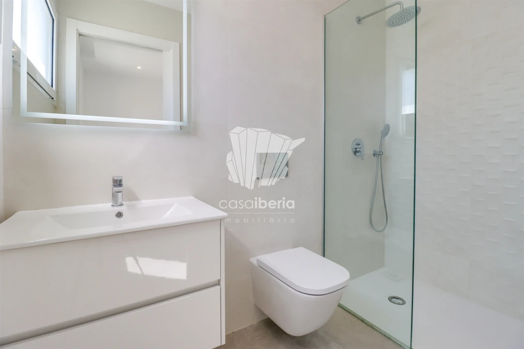 Moradia T4 para Venda em Mexilhoeira Grande Foto 27