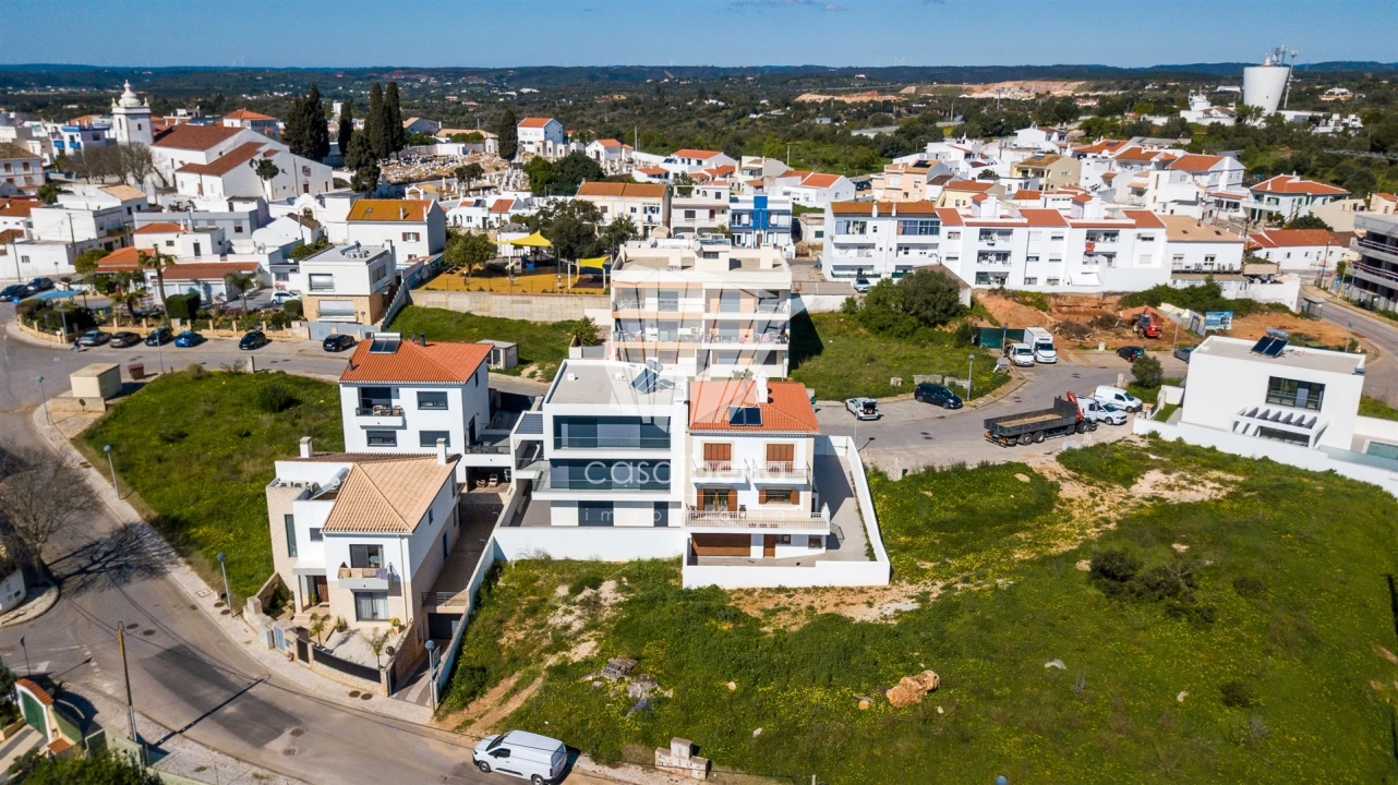 Moradia T4 para Venda em Mexilhoeira Grande Foto 41