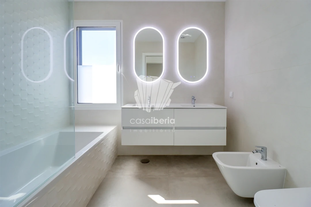 Moradia T4 para Venda em Mexilhoeira Grande Foto 21