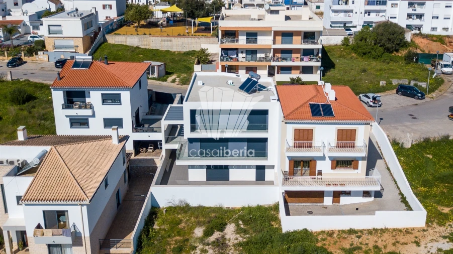 Moradia T4 para Venda em Mexilhoeira Grande Foto 42