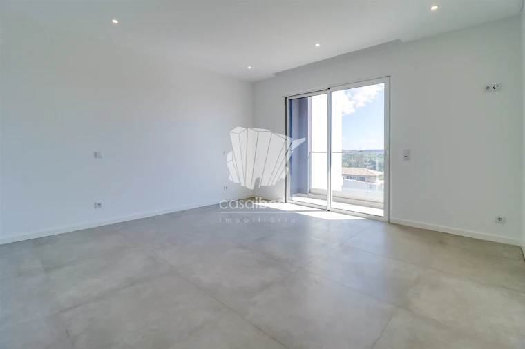 Moradia T4 para Venda em Mexilhoeira Grande Foto 17