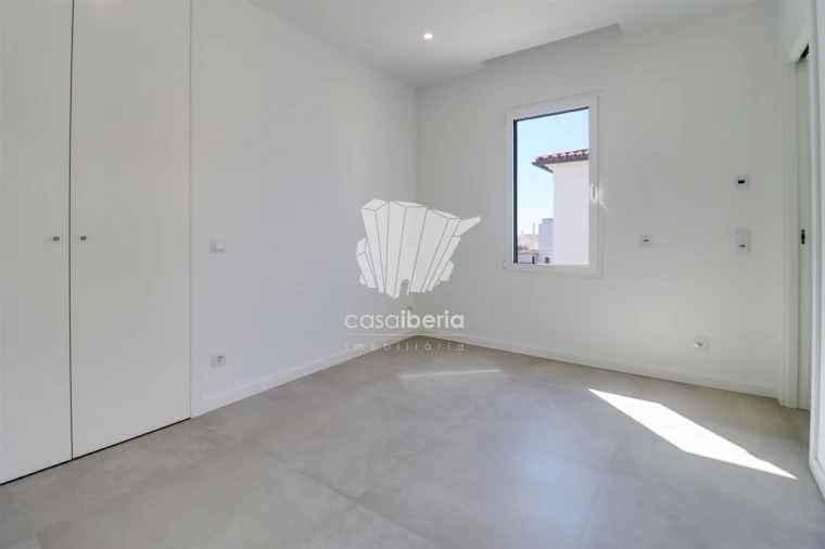 Moradia T4 para Venda em Mexilhoeira Grande Foto 25