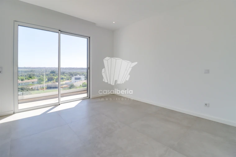 Moradia T4 para Venda em Mexilhoeira Grande Foto 22