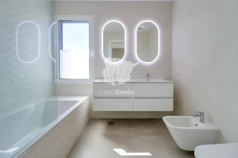 Moradia T4 para Venda em Mexilhoeira Grande Foto 21