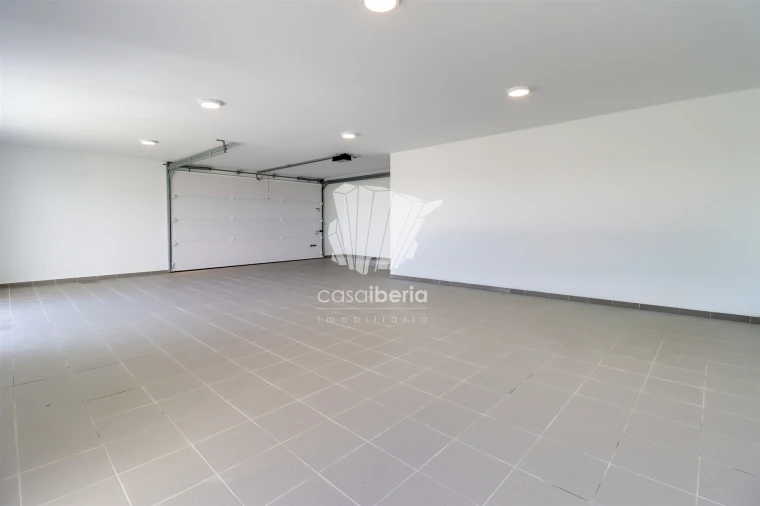 Moradia T4 para Venda em Mexilhoeira Grande Foto 29