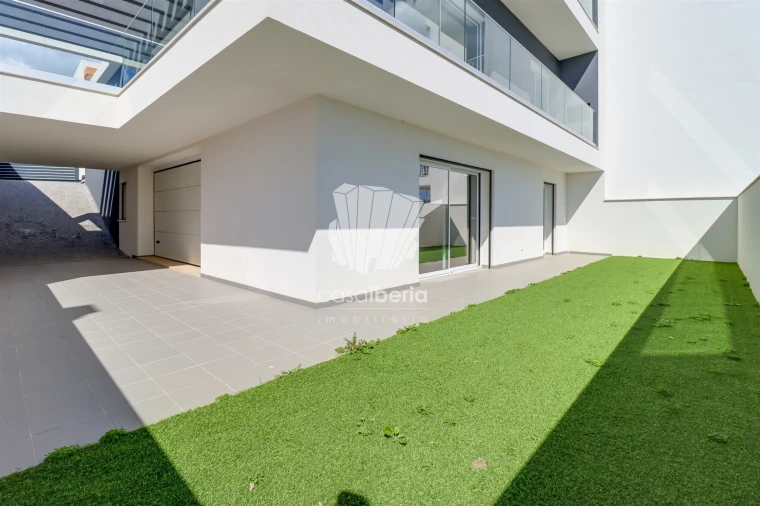 Moradia T4 para Venda em Mexilhoeira Grande Foto 31