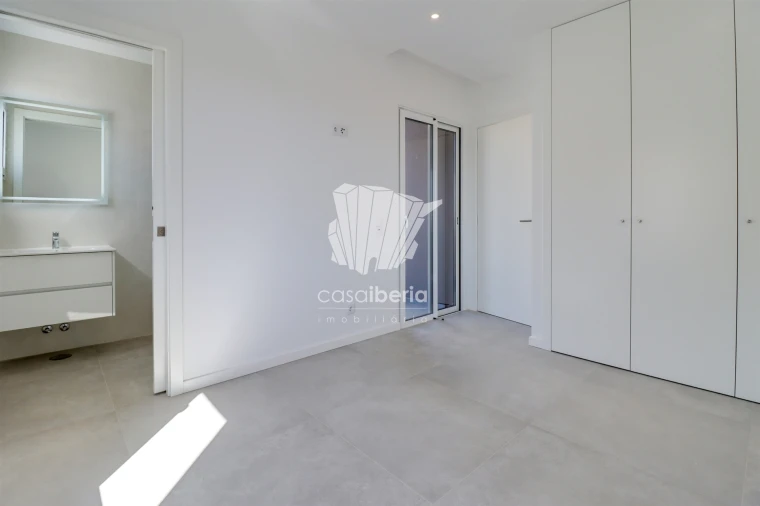 Moradia T4 para Venda em Mexilhoeira Grande Foto 26