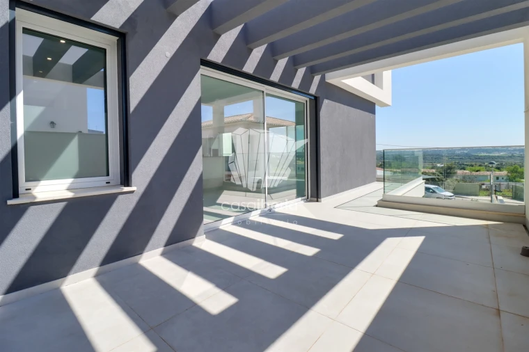 Moradia T4 para Venda em Mexilhoeira Grande Foto 14