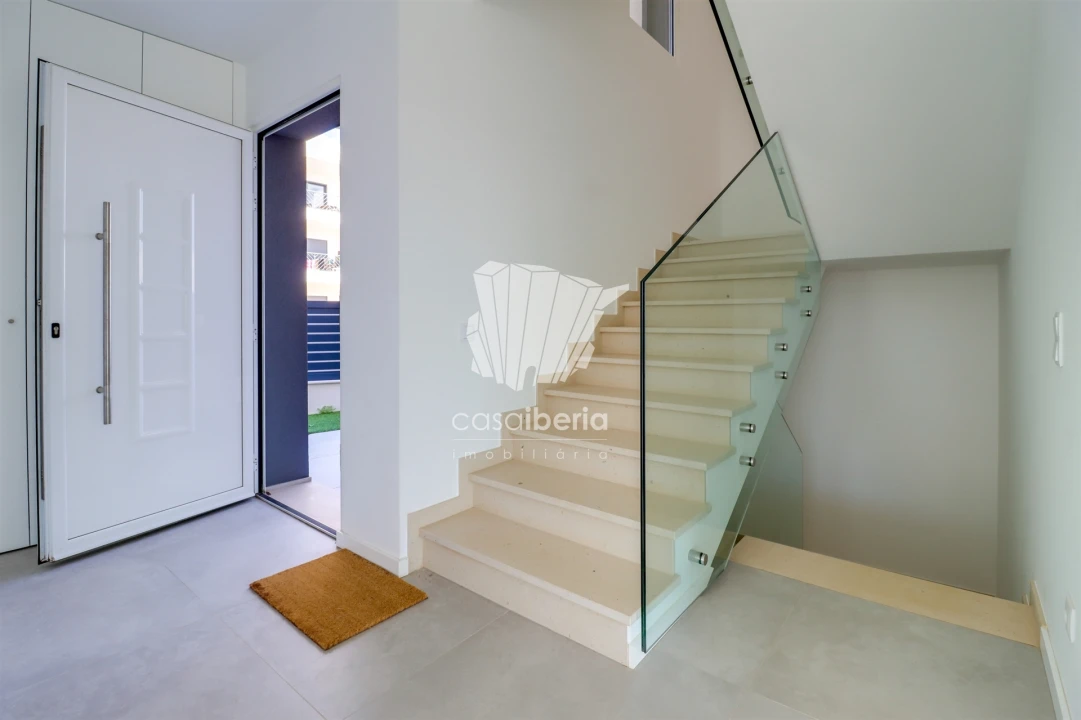 Moradia T4 para Venda em Mexilhoeira Grande Foto 16