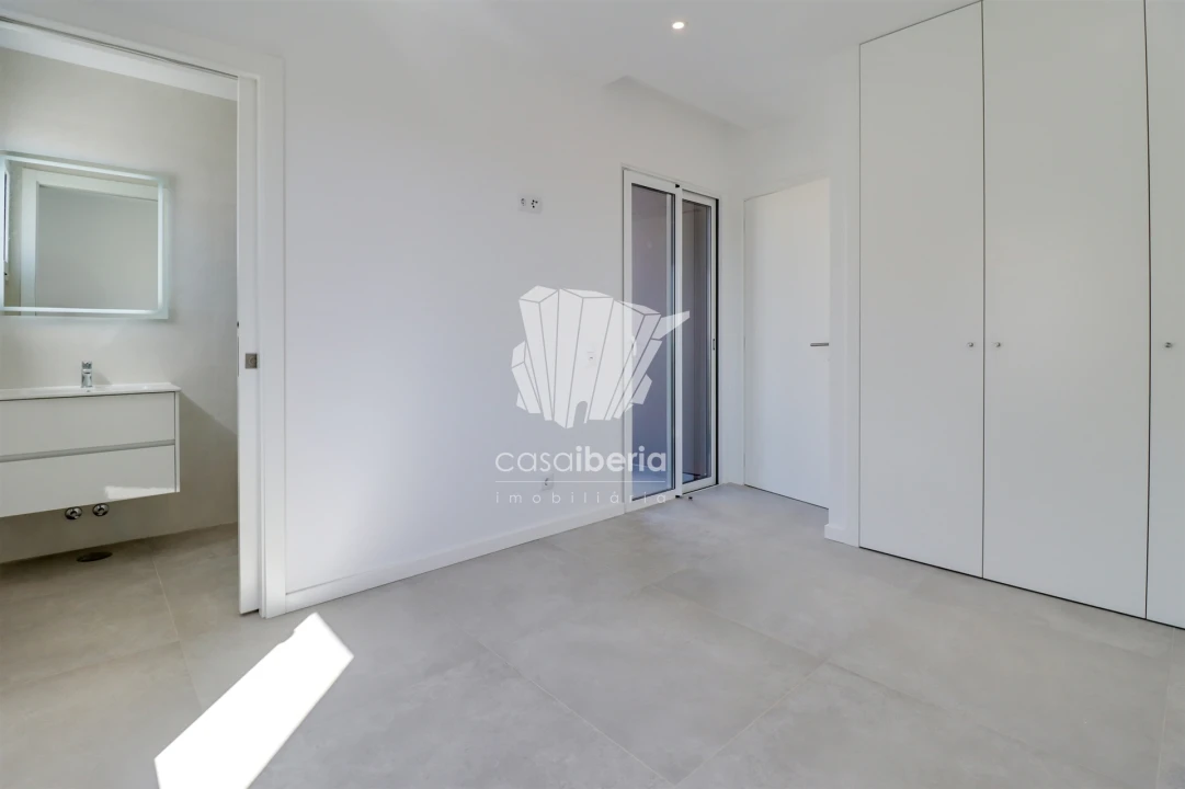 Moradia T4 para Venda em Mexilhoeira Grande Foto 26