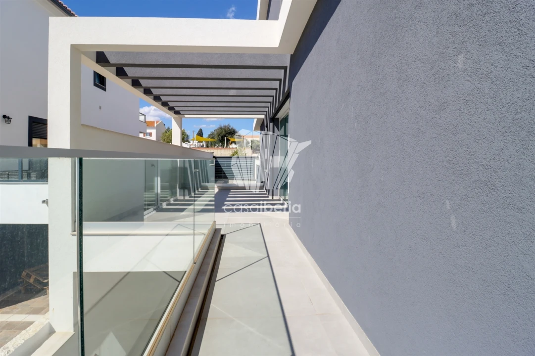 Moradia T4 para Venda em Mexilhoeira Grande Foto 13