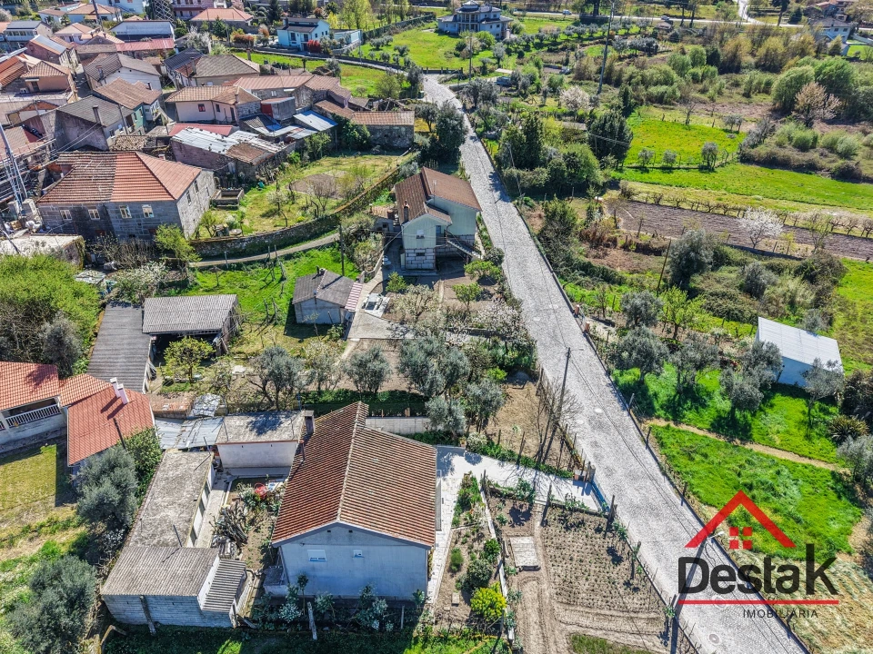 Moradia T3 para Venda em Bodiosa Foto 6