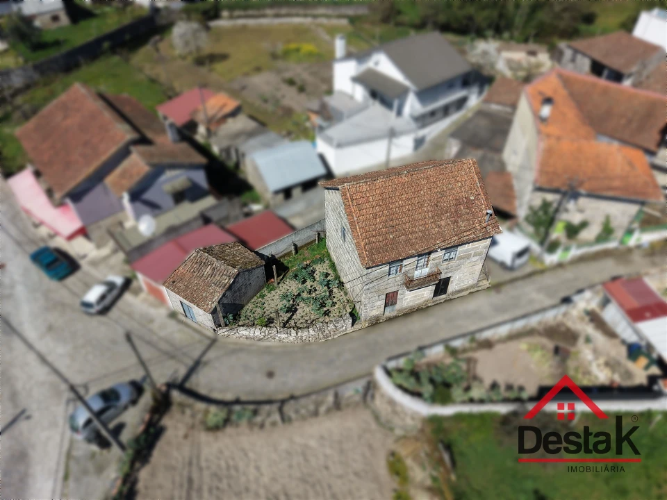 Moradia T3 para Venda em Bodiosa Foto 1