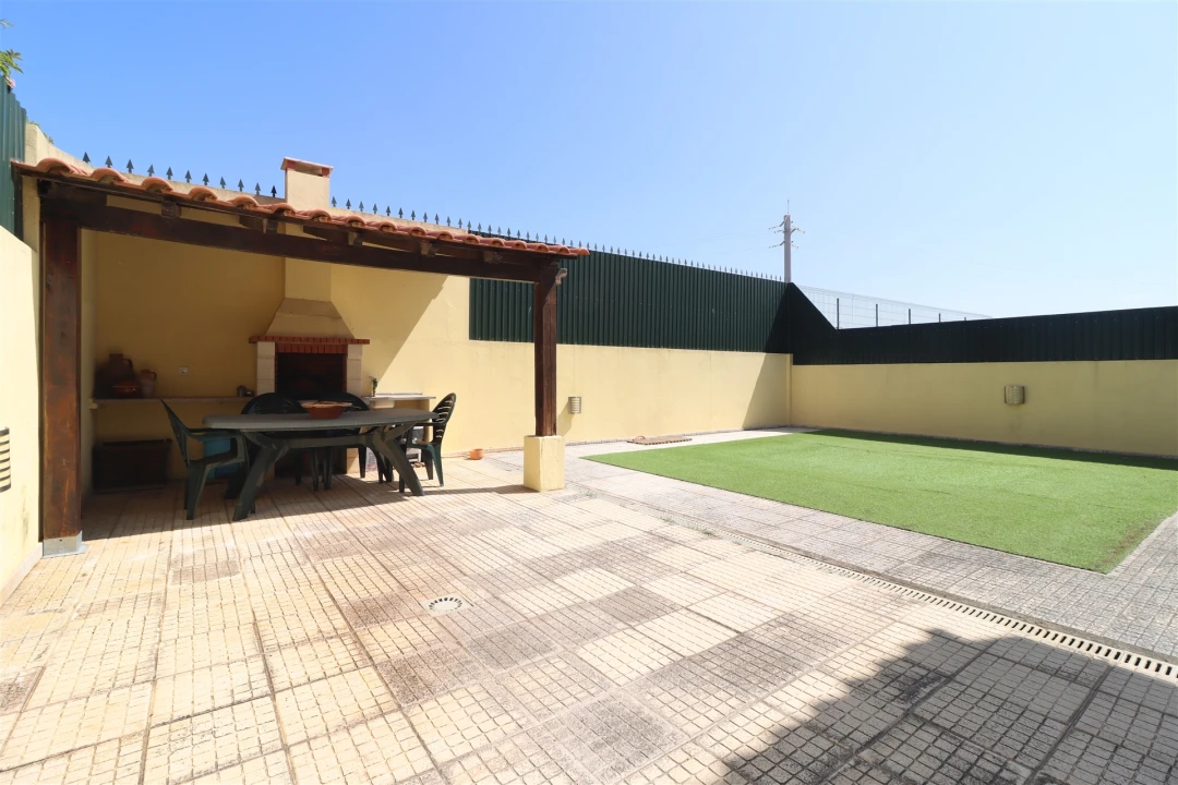 Moradia T5 para Venda em São Domingos de Rana Foto 37