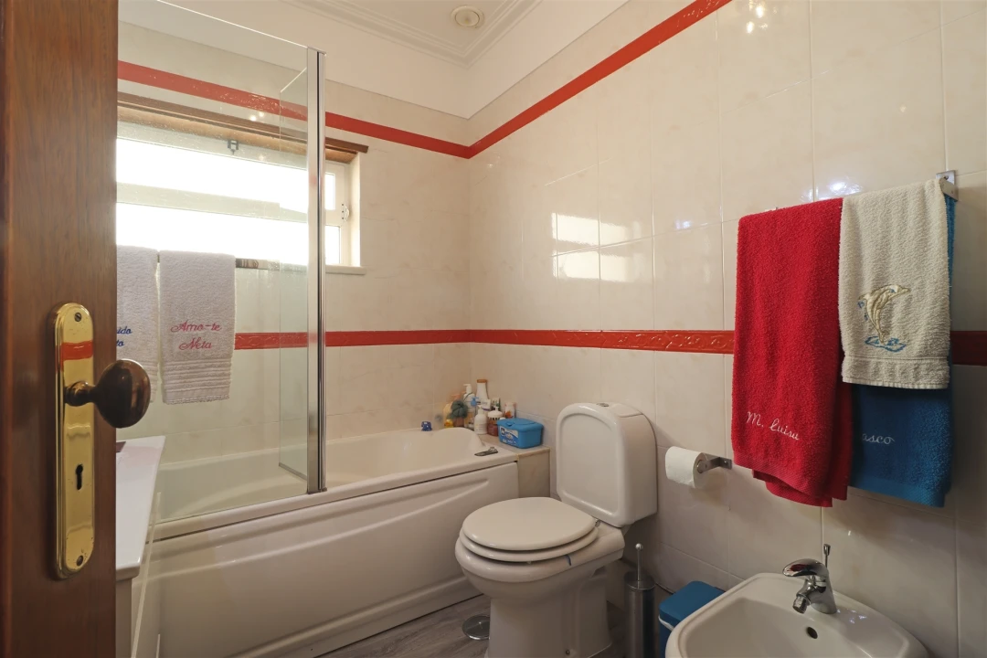 Moradia T5 para Venda em São Domingos de Rana Foto 19