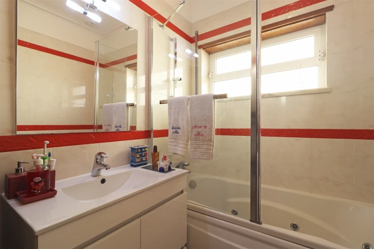 Moradia T5 para Venda em São Domingos de Rana Foto 20