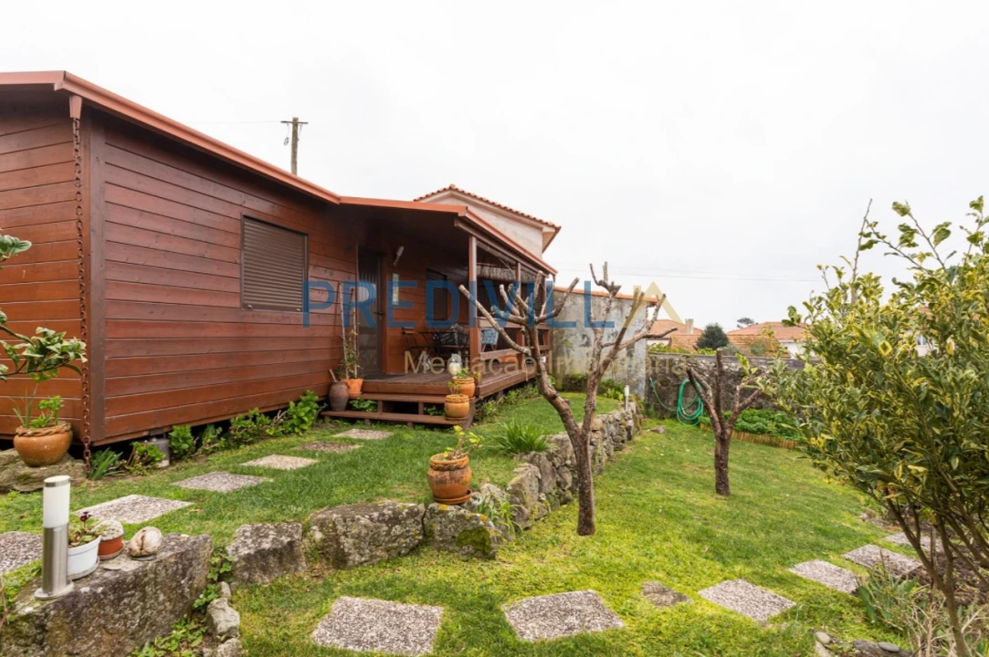 Moradia T4 para Venda em Carreço Foto 36