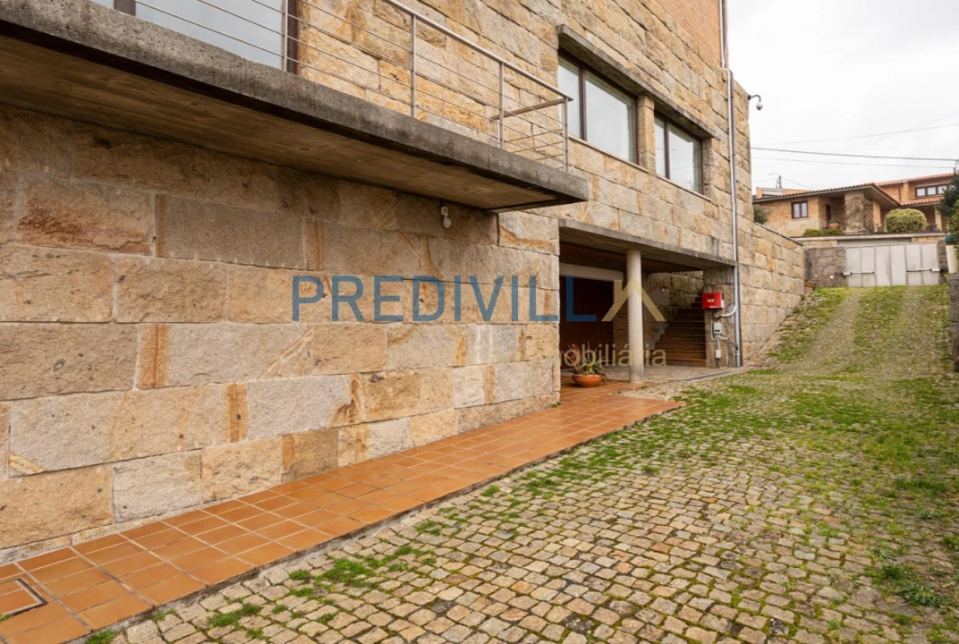 Moradia T4 para Venda em Carreço Foto 30