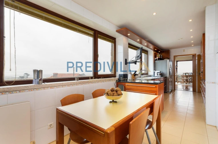 Moradia T4 para Venda em Carreço Foto 8