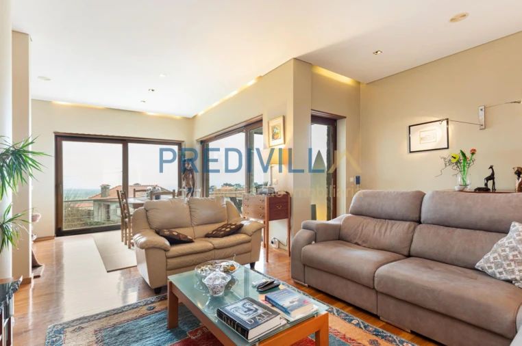 Moradia T4 para Venda em Carreço Foto 3