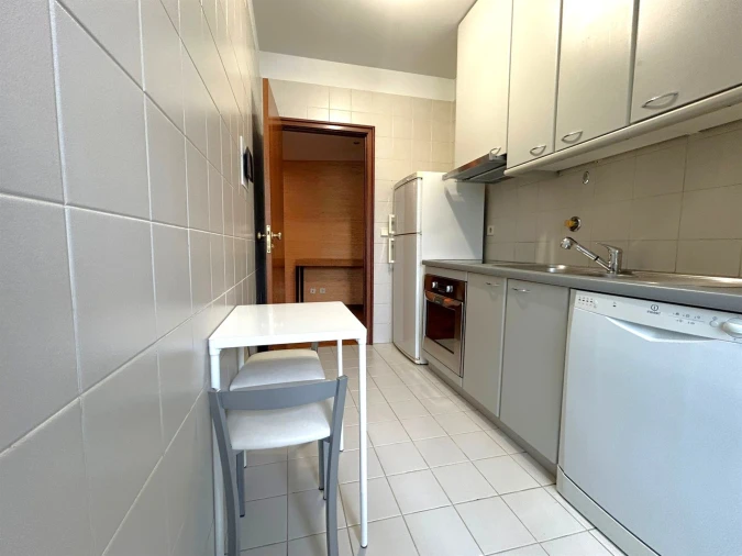 Apartamento T1 para Arrendamento em Aldoar, Foz do Douro e Nevogilde Foto 7