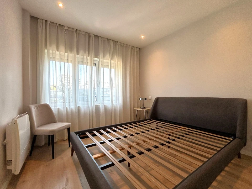 Apartamento T2 para Arrendamento em Lordelo do Ouro e Massarelos Foto 20