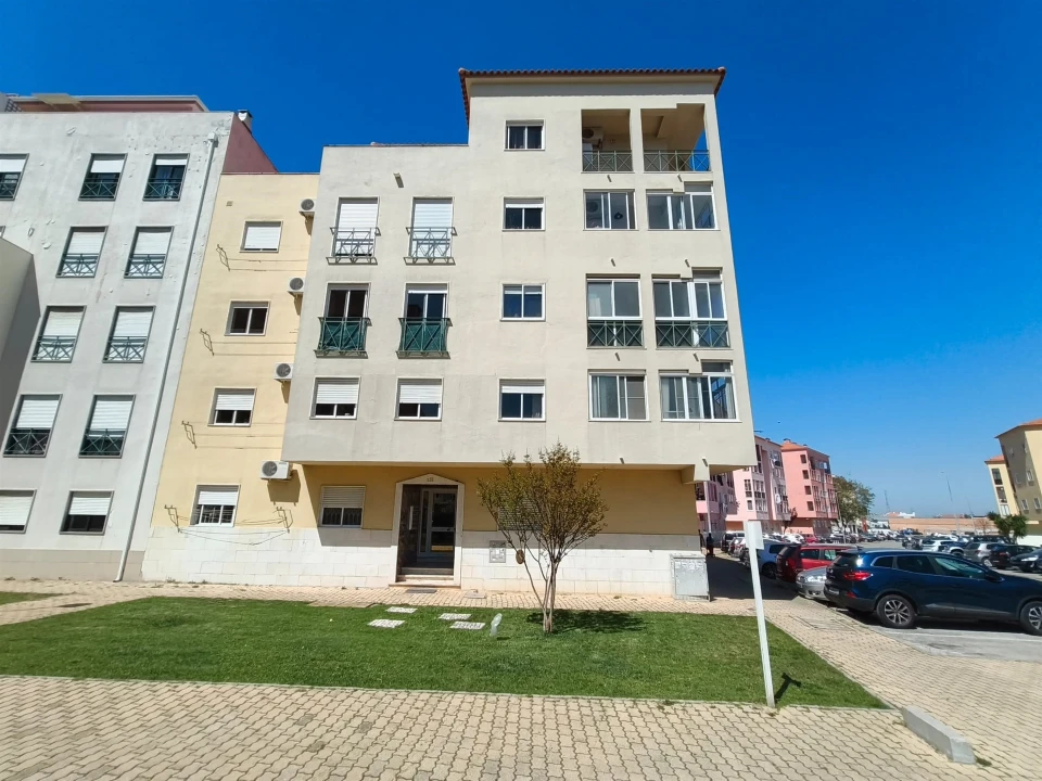Apartamento T3 para Venda em Quinta do Conde Foto 2