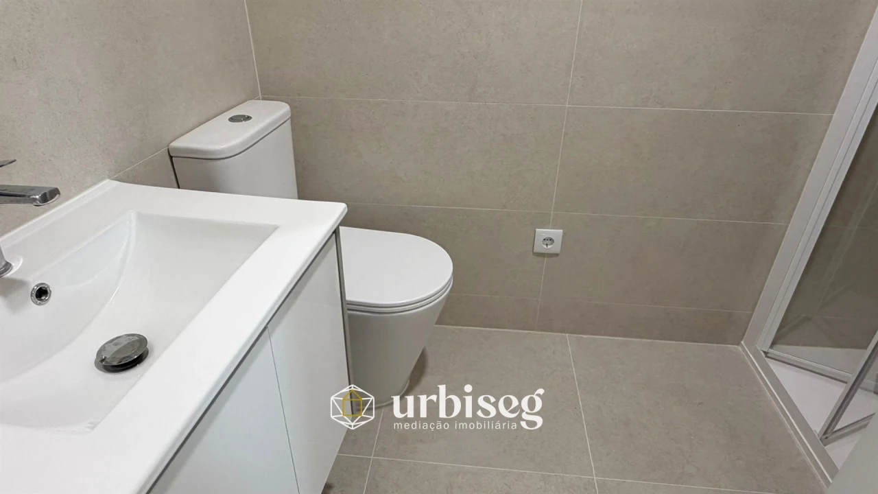 Apartamento T3 para Venda em Buarcos Foto 25