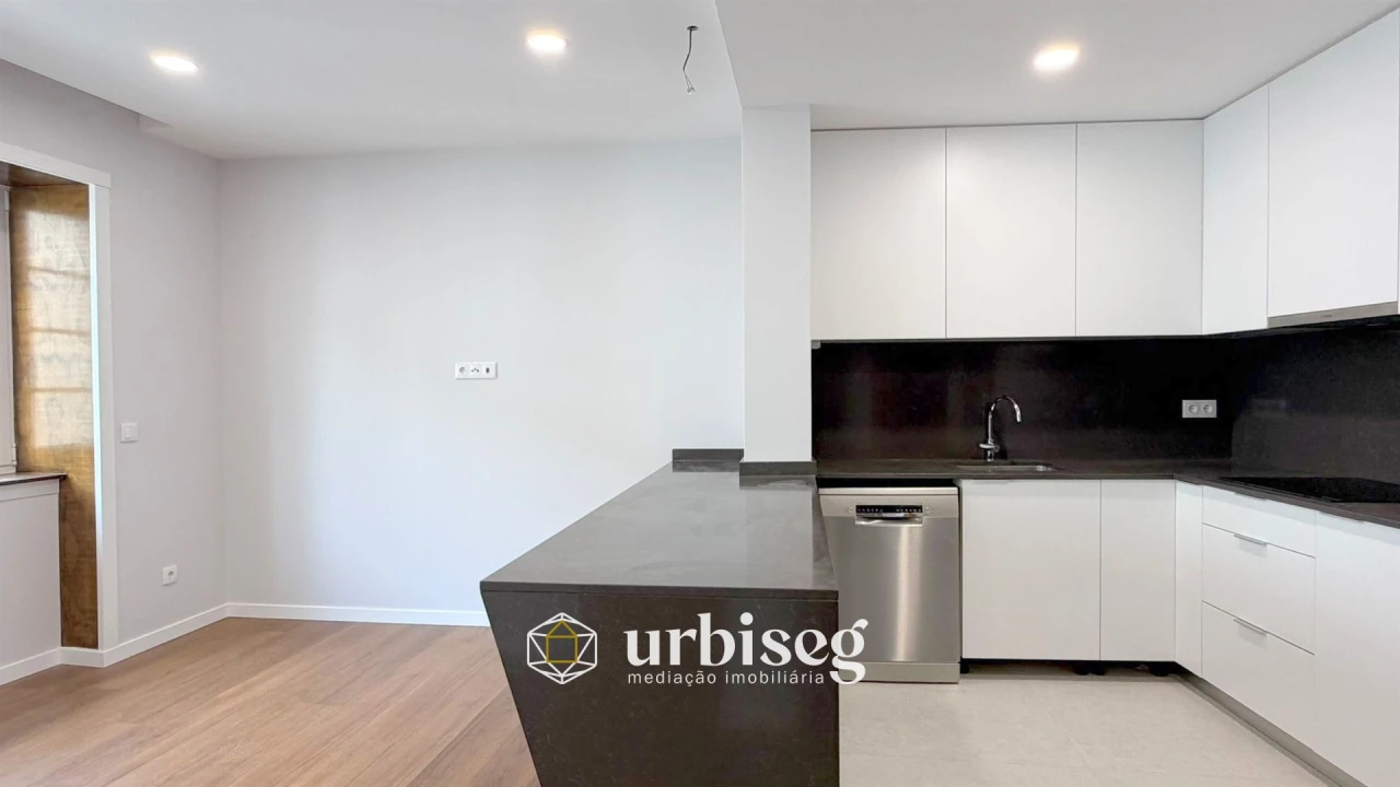 Apartamento T3 para Venda em Buarcos Foto 2