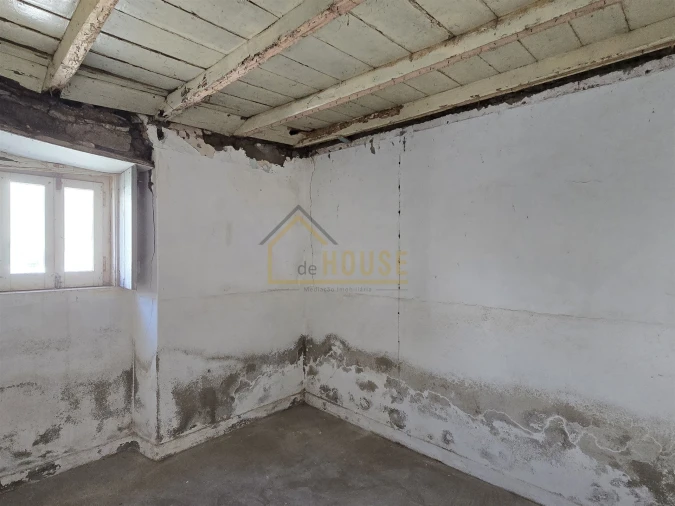 Moradia T2 para Venda em Bombarral e Vale Covo Foto 6