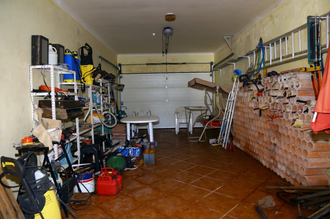 Moradia T4 para Venda em Raimonda Foto 36