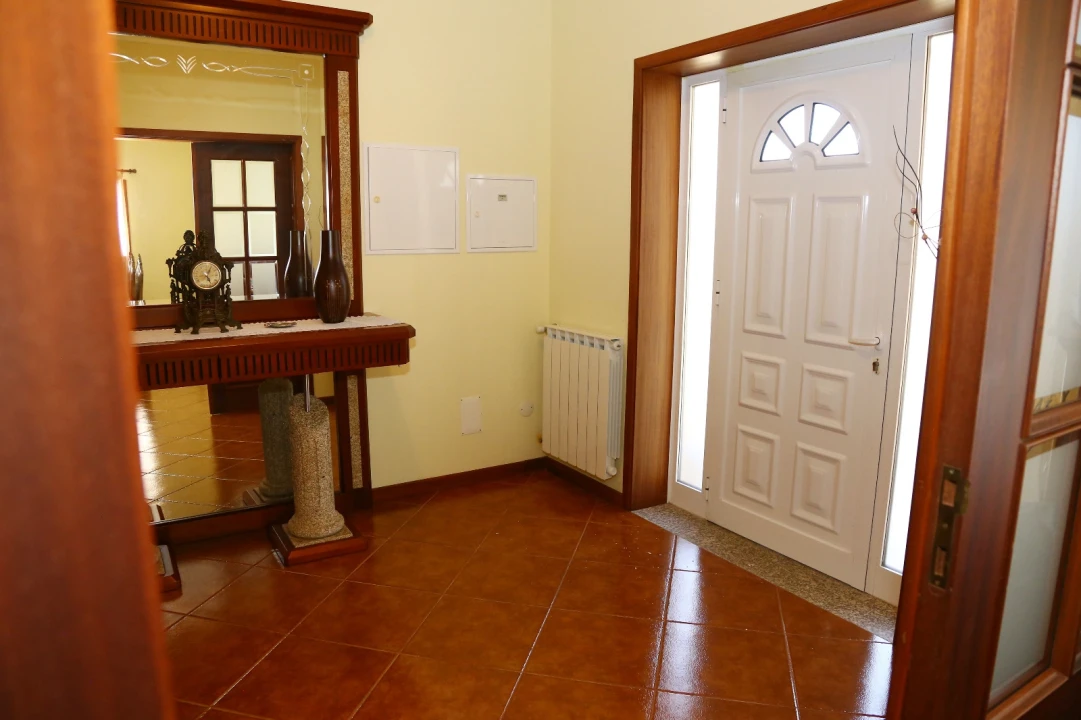 Moradia T4 para Venda em Raimonda Foto 5