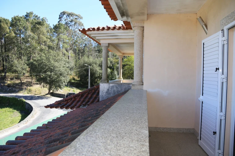 Moradia T4 para Venda em Raimonda Foto 32